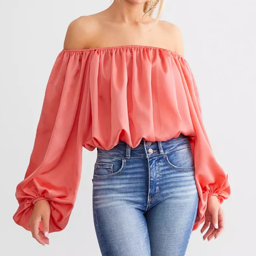 Hyfve Off the shoulder Red\Orange Satin style Balloon sleeve crop top Size Large